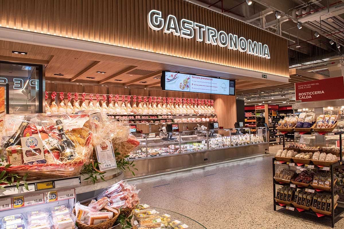 Il banco gastronomia del punto vendita Esselunga di Vicenza inaugurato il 15 dicembre Esselunga apre a Vicenza il 170° punto vendita dell'insegna