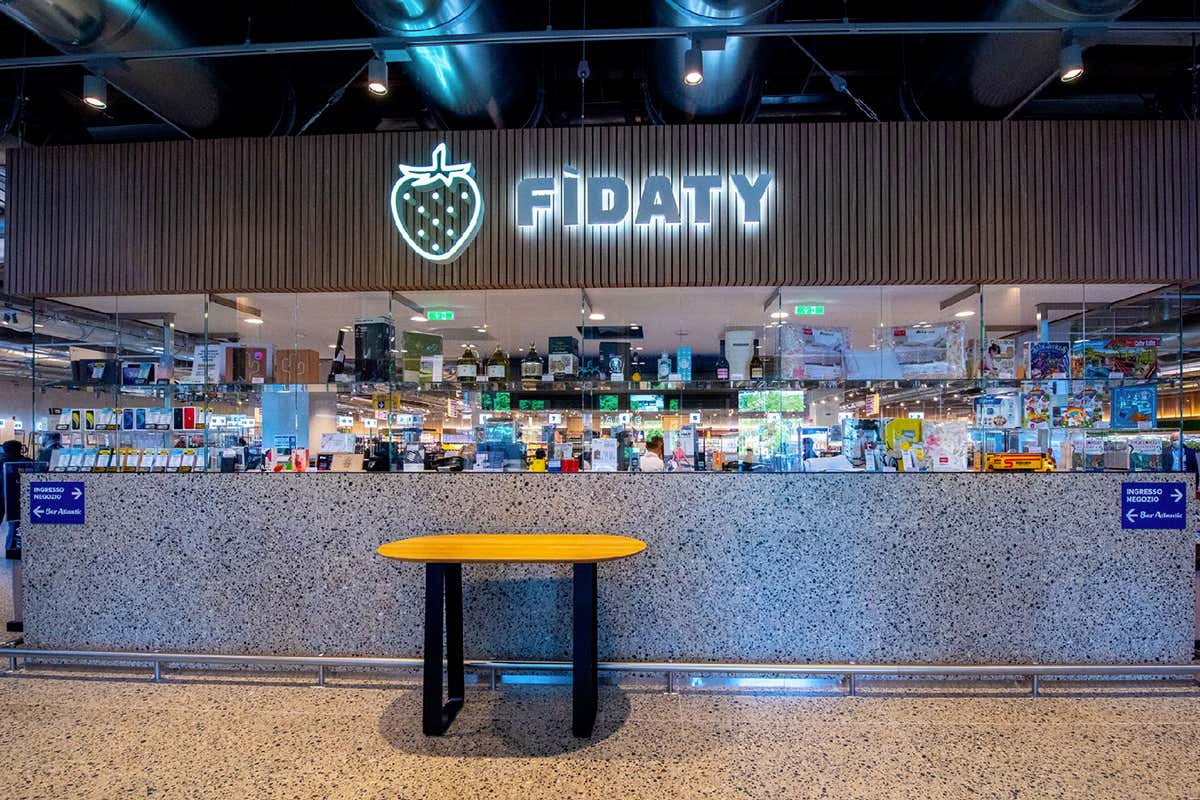 Il punto Fidaty di un negozio Esselunga (Fonte: Facebook) Esselunga, tocca a Marina Caprotti la guida operativa dell'insegna Il punto Fidaty di un negozio Esselunga (Fonte: Facebook) Esselunga, tocca a Marina Caprotti la guida operativa dell'insegna