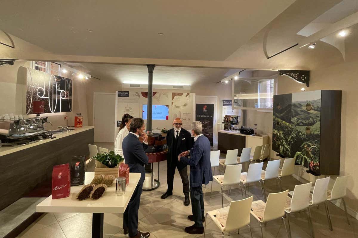 Il caffè diventa esperienza: il nuovo spazio Essse apre nel centro di Bologna Il caffè diventa esperienza: il nuovo spazio Essse apre nel centro di Bologna