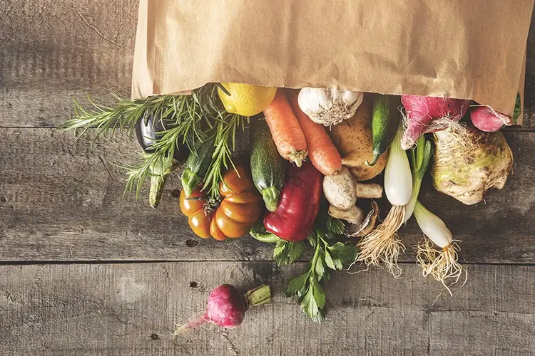 I cibi di giugno per avere difese immunitarie forti Difese immunitarie forti? Ecco cosa mangiare in estate