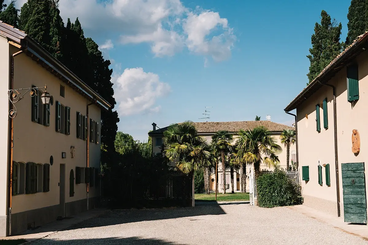 Dimora Ancini, relais situato all&rsquo;interno della propriet&agrave; Venturini Baldini&nbsp; Non solo vino per Venturini Baldini ecco il primo Chateau d&rsquo;Emilia