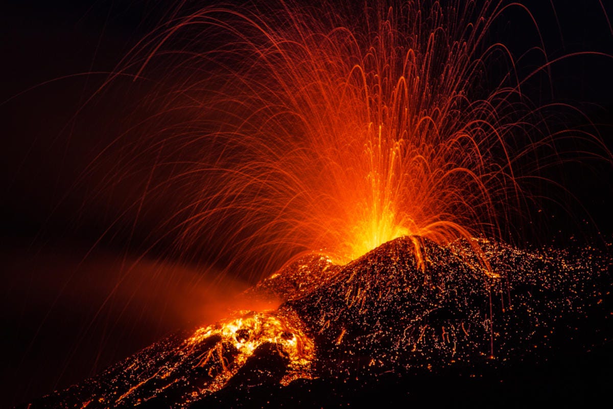 Il fuoco, elemento dell'Etna, sarà protagonista della prima giornata di Lavica Lavica celebra l'Etna un vulcano di eccellenze gastronomiche