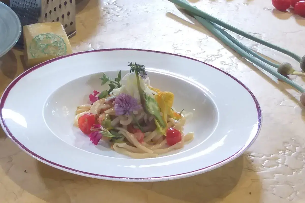 Il piatto realizzato dalla chef Silvia Baracchi Etruria Retail, 60 anni di attivit&agrave;. Festa con i clienti e la chef Silvia Baracchi