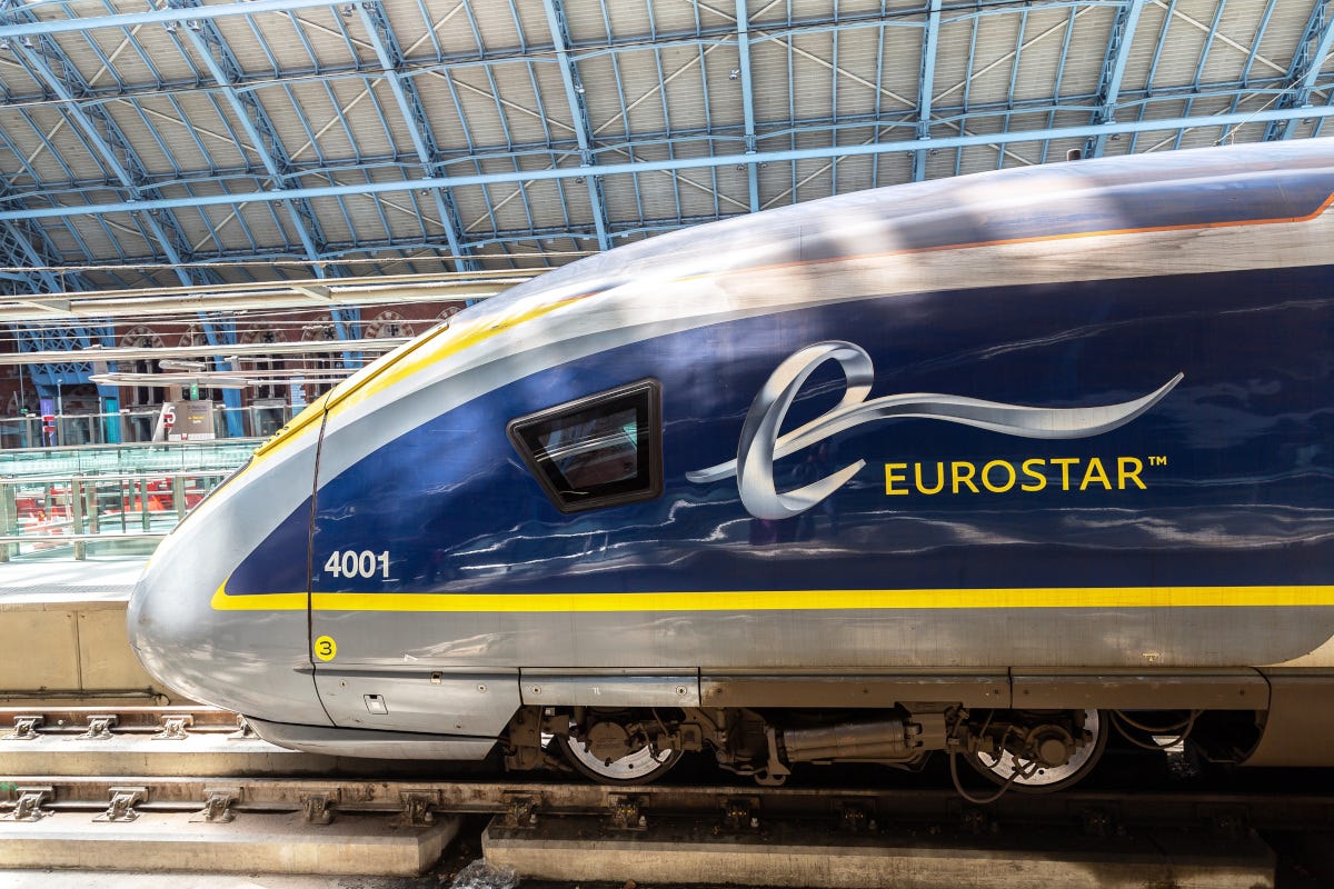Allagato il tunnel sotto al Tamigi: Eurostar fermi e passeggeri bloccati a Parigi