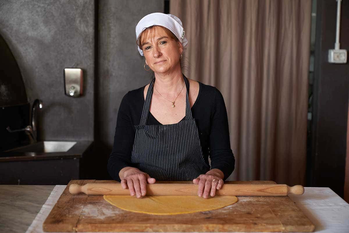 Al ristorante Exé c'è anche il corso per tirare la pasta all'uovo e poi condirla con una bella dose di tartufo La cerca e cavatura del tartufo patrimonio culturale Unesco