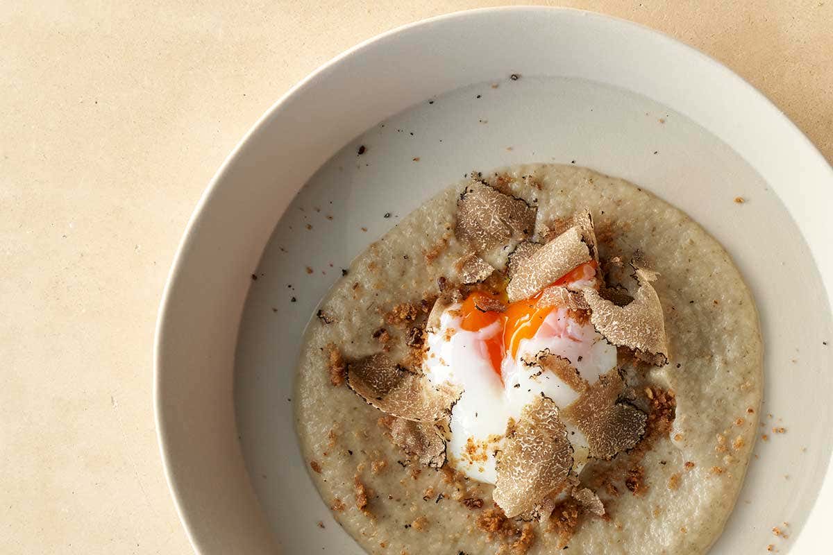 Un piatto al tartufo dello chef Paolo Balboni del ristorante Exé La cerca e cavatura del tartufo patrimonio culturale Unesco