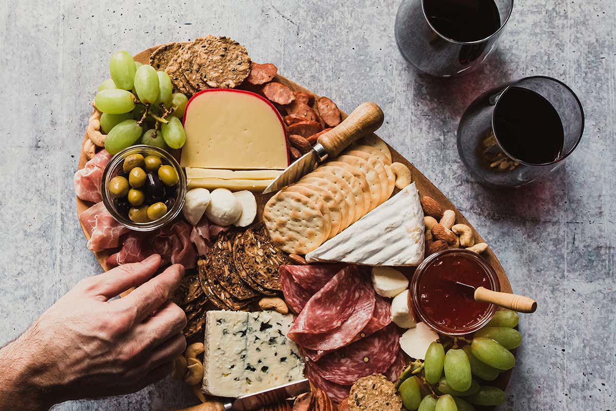 Fra i prodotti pi&ugrave; colpiti dai dazi Usa: formaggi, liquori e salumi Oltre i dazi, l'agroalimentare riparte Sull'export italiano c'&egrave; anche la Cina