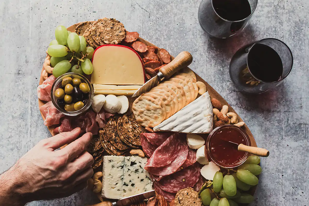 Fra i prodotti pi&ugrave; colpiti dai dazi Usa: formaggi, liquori e salumi Oltre i dazi, l'agroalimentare riparte Sull'export italiano c'&egrave; anche la Cina