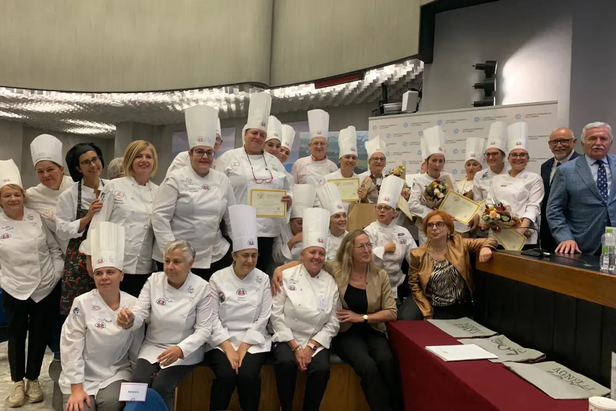 Vincitrici e giuria di Extra Cuoca&nbsp; Donne in cucina e olio d'oliva: ecco le vincitrici di Extra cuoca 2022