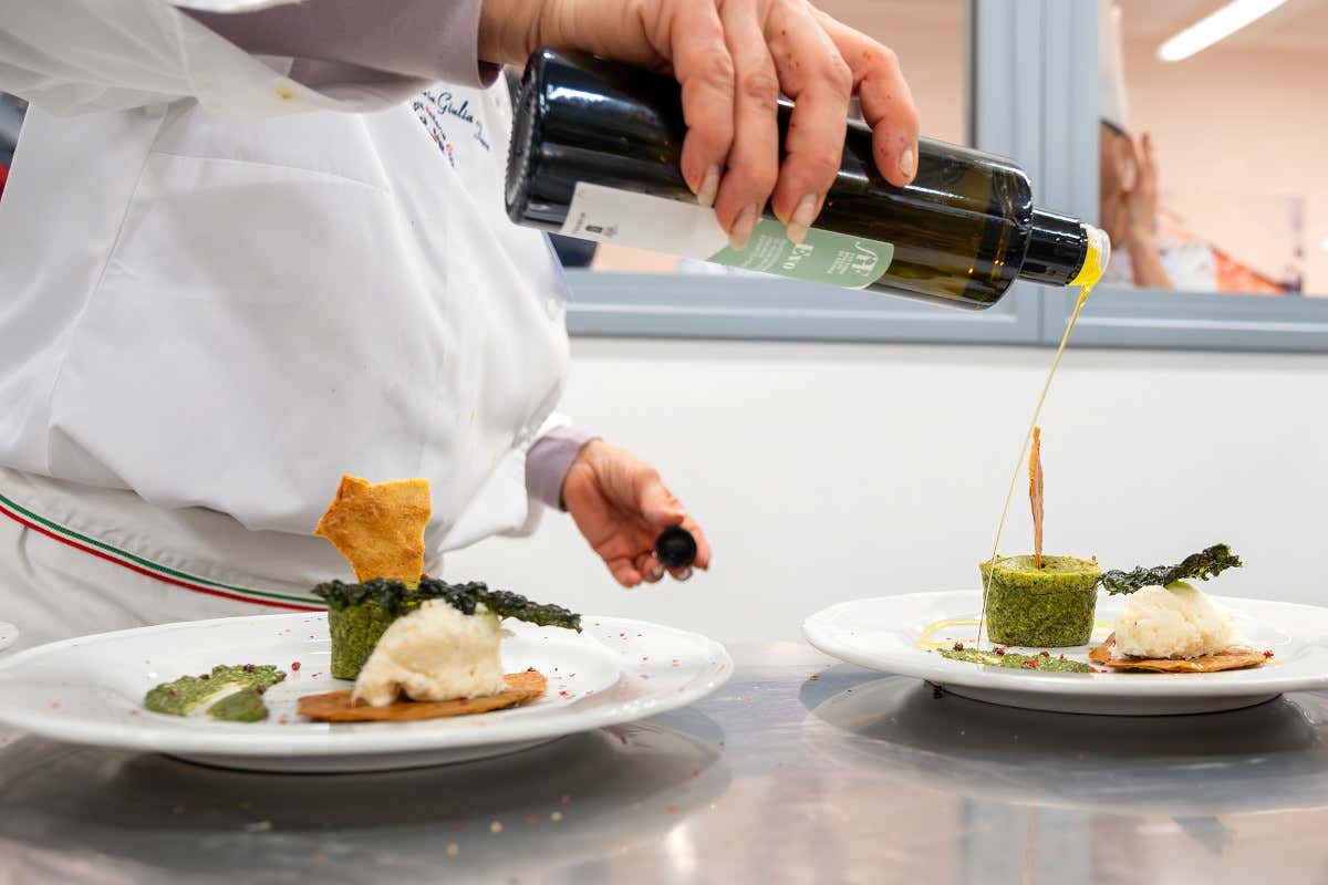 ExtraCuoca 2026: aperte le iscrizioni al concorso dedicato alle cuoche e all’olio evo
