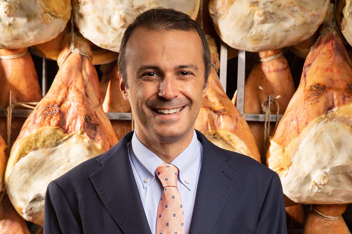 Fabio Bassi, product specialist di Salumificio San Michele Salumificio San Michele insegna l’arte del Prosciutto di Parma negli Usa
