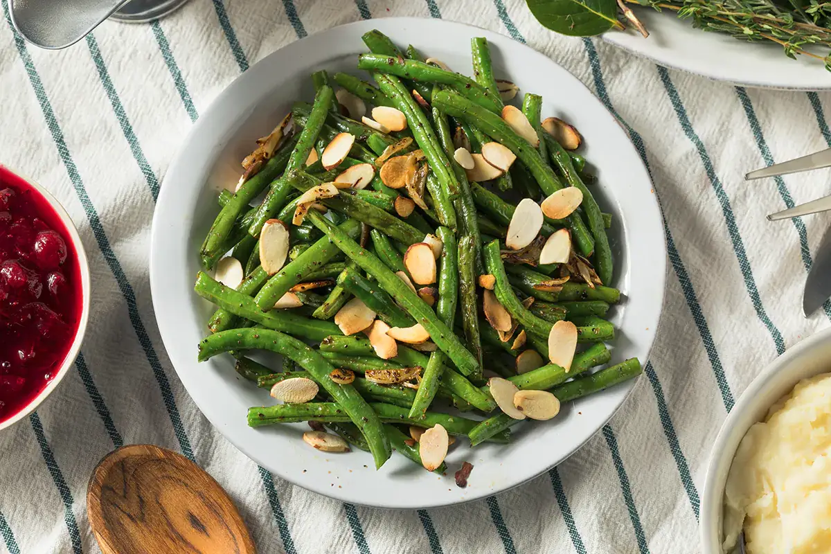 Una bella ciotola di fagiolini Fagiolini: verdura o legume? In ogni caso occhio alle fibre