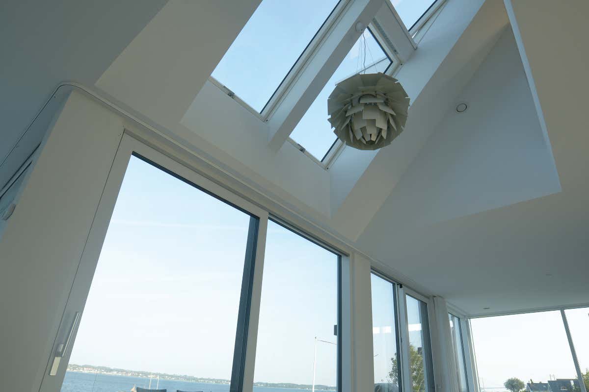 Camere d’hotel luminose anche agli ultimi piani? Con le finestre da tetto si può Camere d’hotel luminose anche agli ultimi piani? Con le finestre da tetto si può