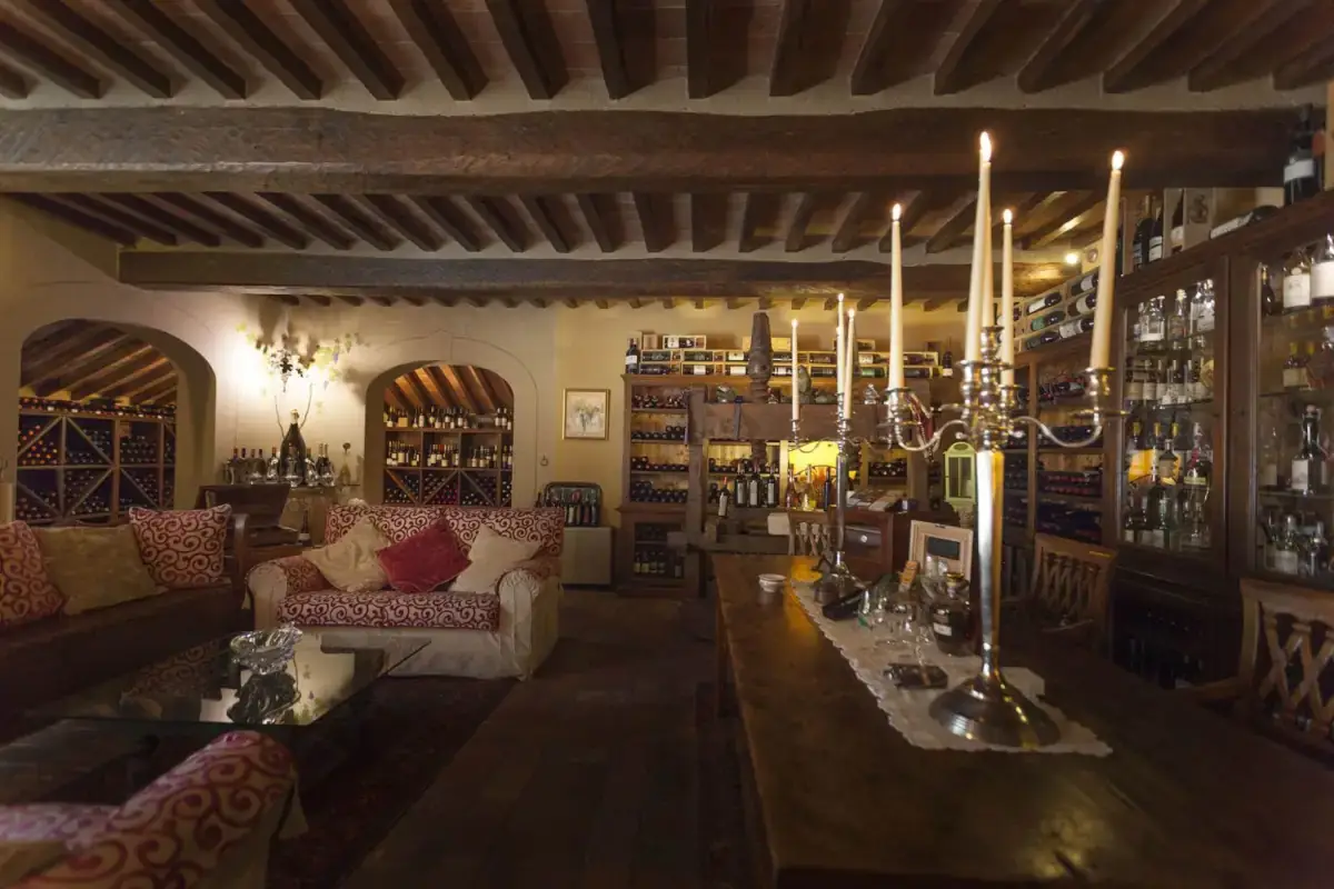 la cantinetta del Falconiere La stella del Falconiere illumina il wine resort di Cortona