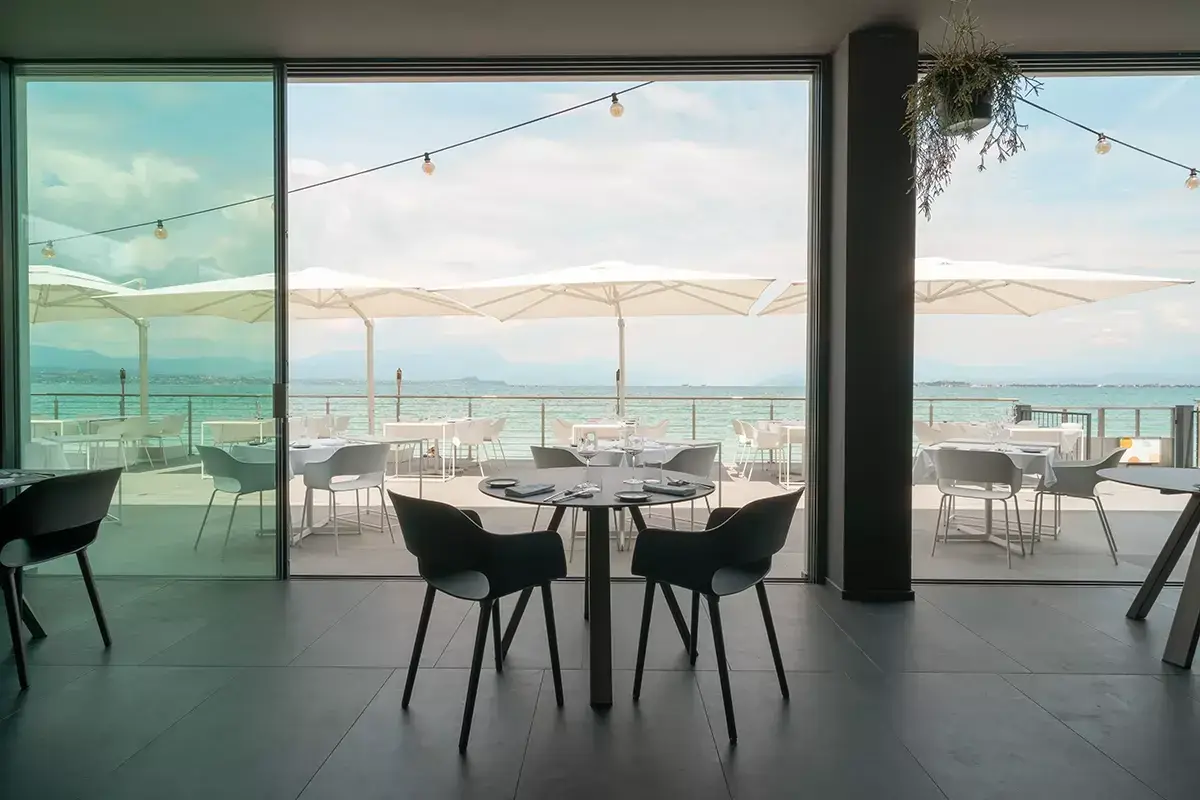 La location dell'evento: il ristorante FAM di Desenzano del Garda (Bs) BEI FES/T - One Night Connection PeopleUn evento che unisce le eccellenze del territorio con una line up
