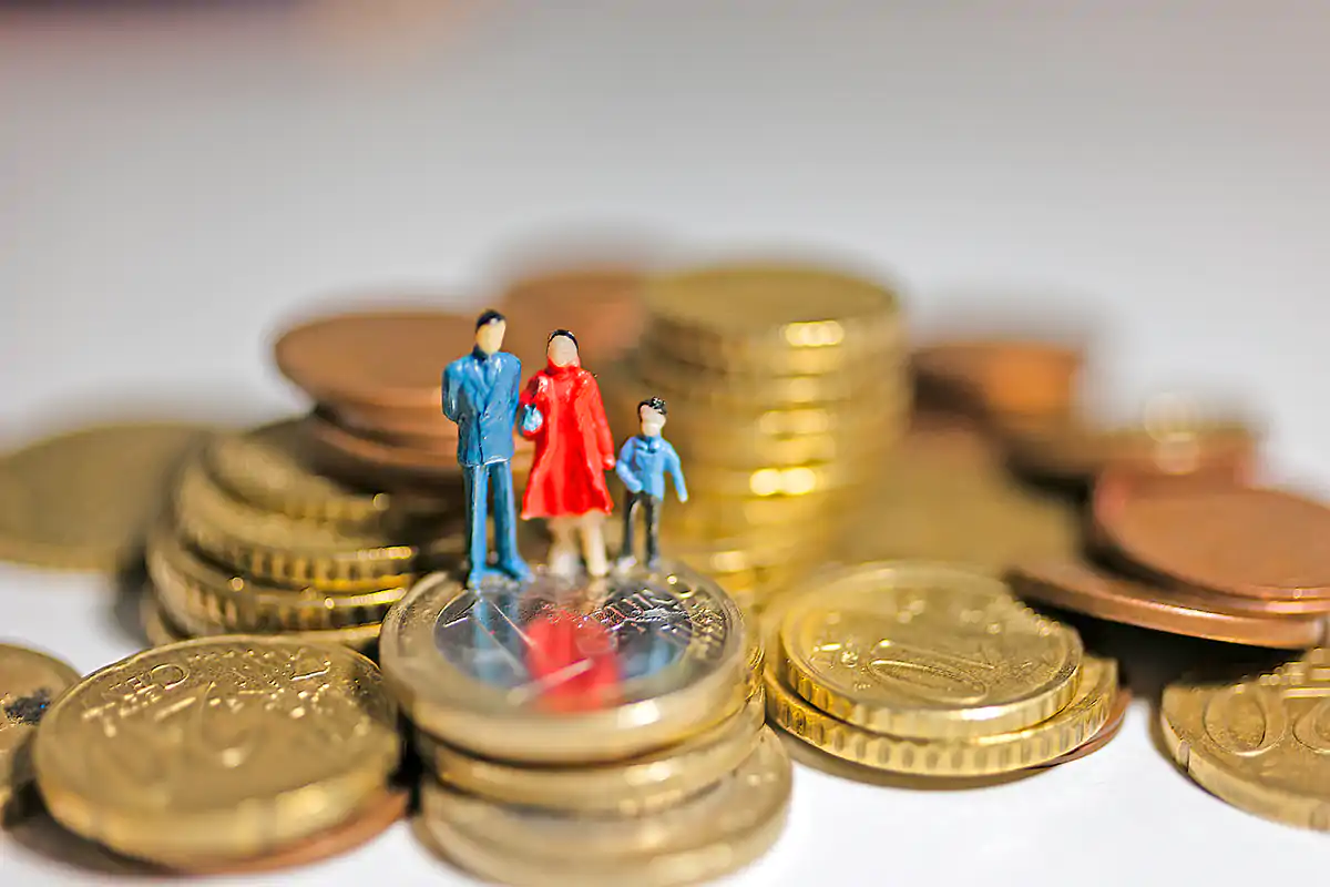 Il 40% delle famiglie italiane ha dichiarato che negli ultimi 12 mesi &egrave; capitato che le spese abbiano superato i costi&nbsp; La crisi peggiora l'economia delle famiglie: il 60% fatica a fine mese