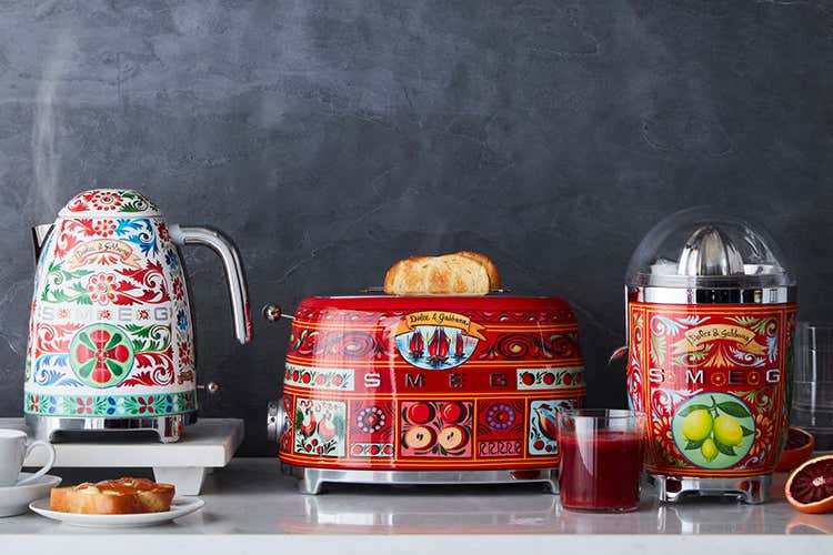 Sicily is my love, la collezione di piccoli elettrodomestici realizzata da Smeg in collaborazione con Dolce & Gabbana (Fashion & food Due mondi sempre pi&ugrave; uniti)