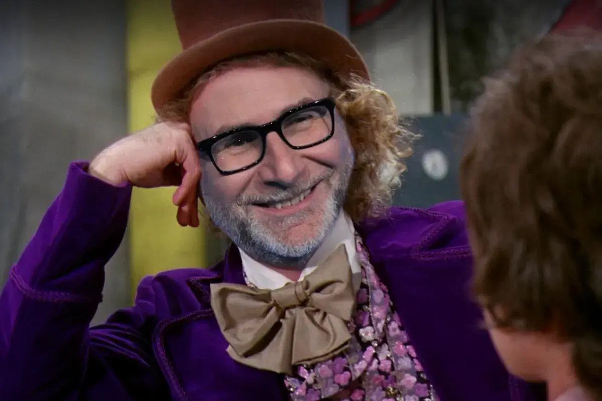 Fabio Fazio come Willy Wonka salva una fabbrica di cioccolato Fabio Fazio salva il laboratorio di cioccolato Lavoratti. Rischiava la chiusura causa Covid