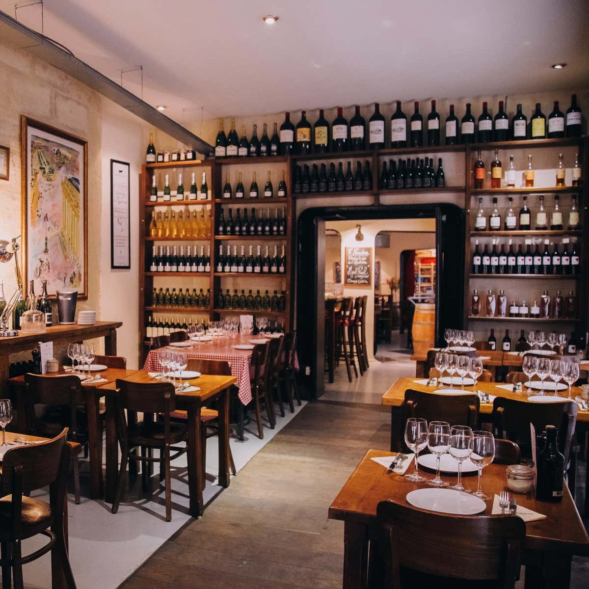 La sala interna de La Brasserie Bordelaise