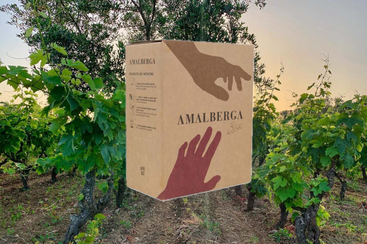 Vino tra vetro e alternative: la ristorazione italiana non segue la svolta sostenibile Vino tra vetro e alternative: la ristorazione italiana non segue la svolta sostenibile