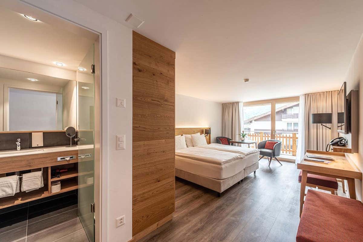 Vacanze attive in Vallese: escursioni, mountain bike e enogastronomia alpina Vacanze attive in Vallese: escursioni, mountain bike e enogastronomia alpina