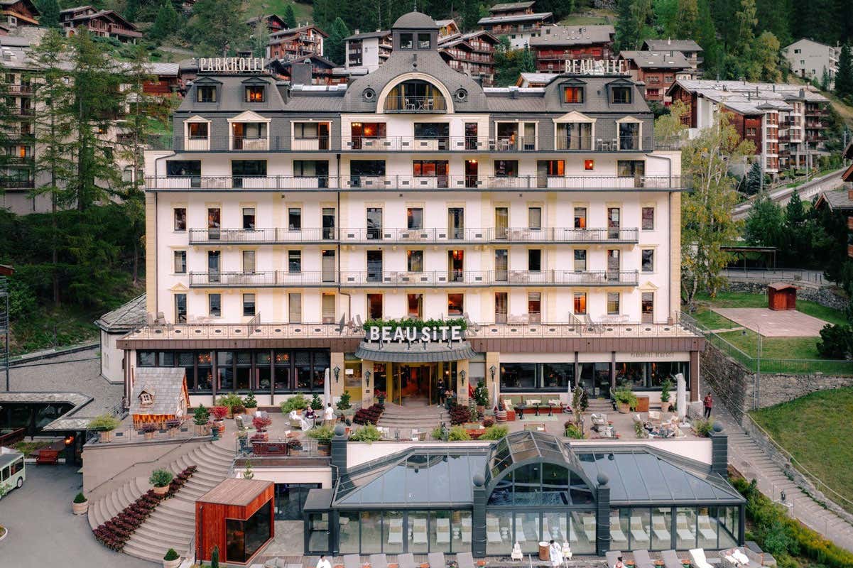 Vacanze attive in Vallese: escursioni, mountain bike e enogastronomia alpina Vacanze attive in Vallese: escursioni, mountain bike e enogastronomia alpina