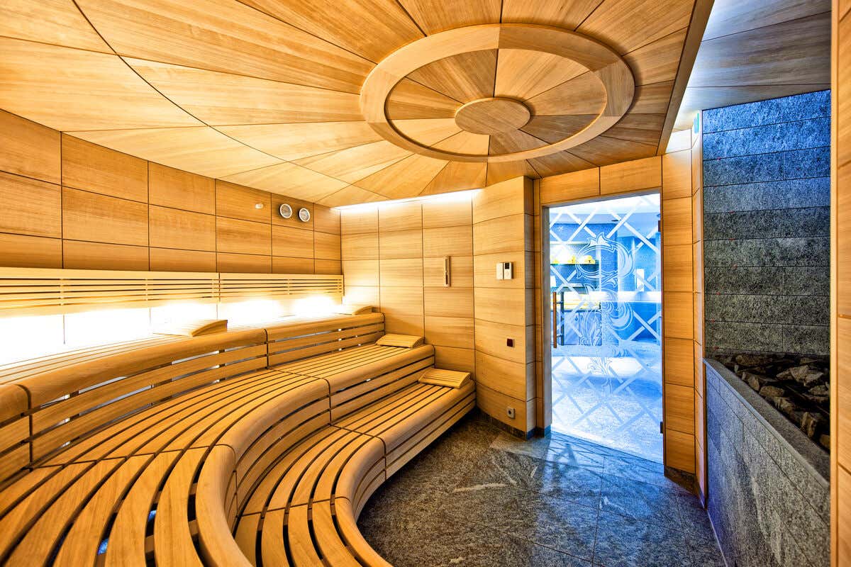 Un resort balneare in Svizzera? Ad Ascona tra spiaggia privata e sport acquatici