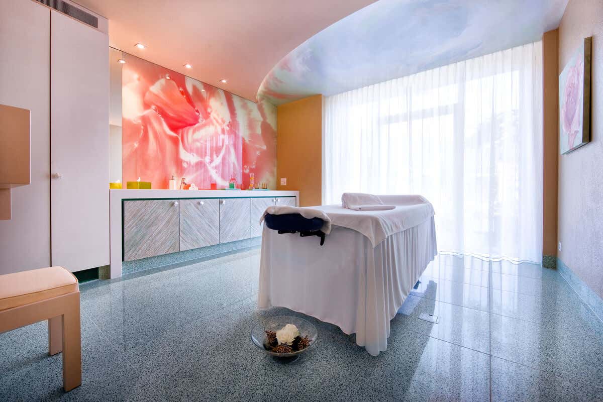 Un resort balneare in Svizzera? Ad Ascona tra spiaggia privata e sport acquatici