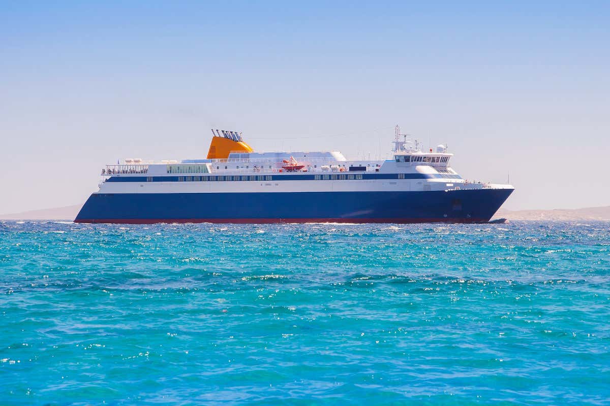 Island hopping alle Eolie: un viaggio tra le meraviglie di un arcipelago mitico Island hopping alle Eolie: un viaggio tra le meraviglie di un arcipelago mitico