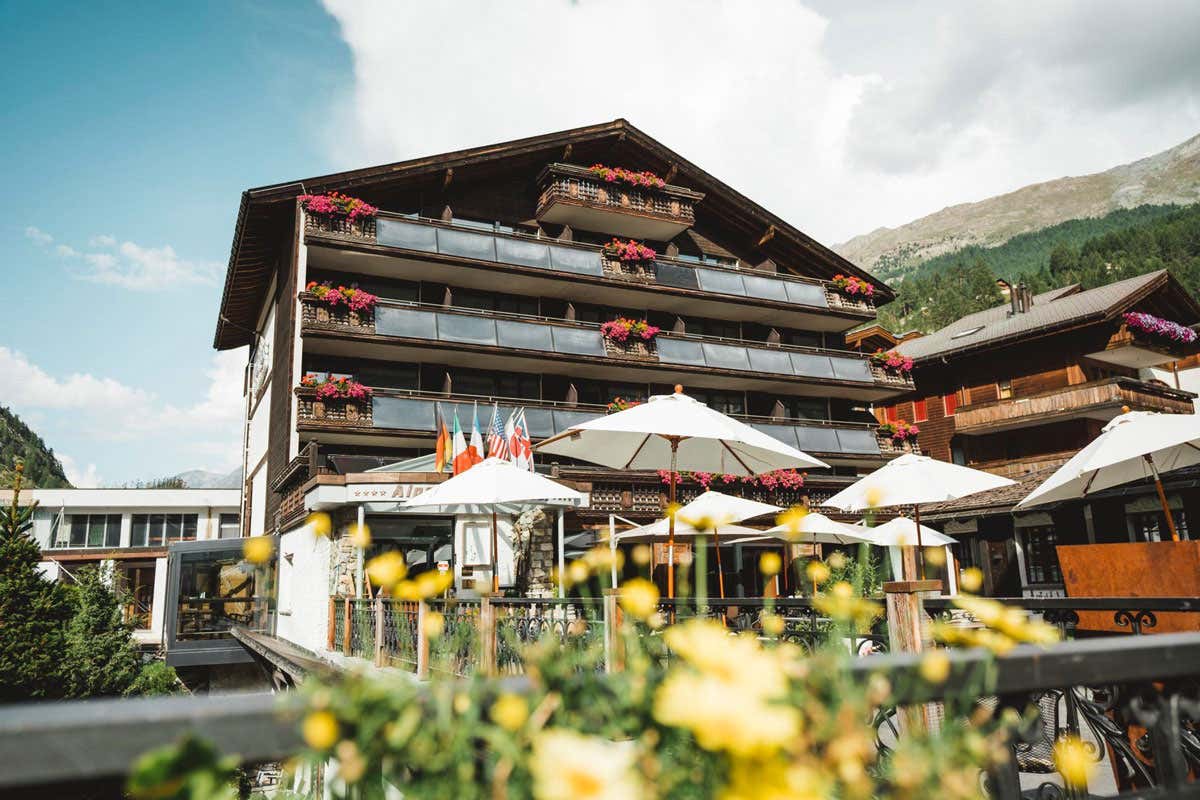 Vacanze attive in Vallese: escursioni, mountain bike e enogastronomia alpina Vacanze attive in Vallese: escursioni, mountain bike e enogastronomia alpina