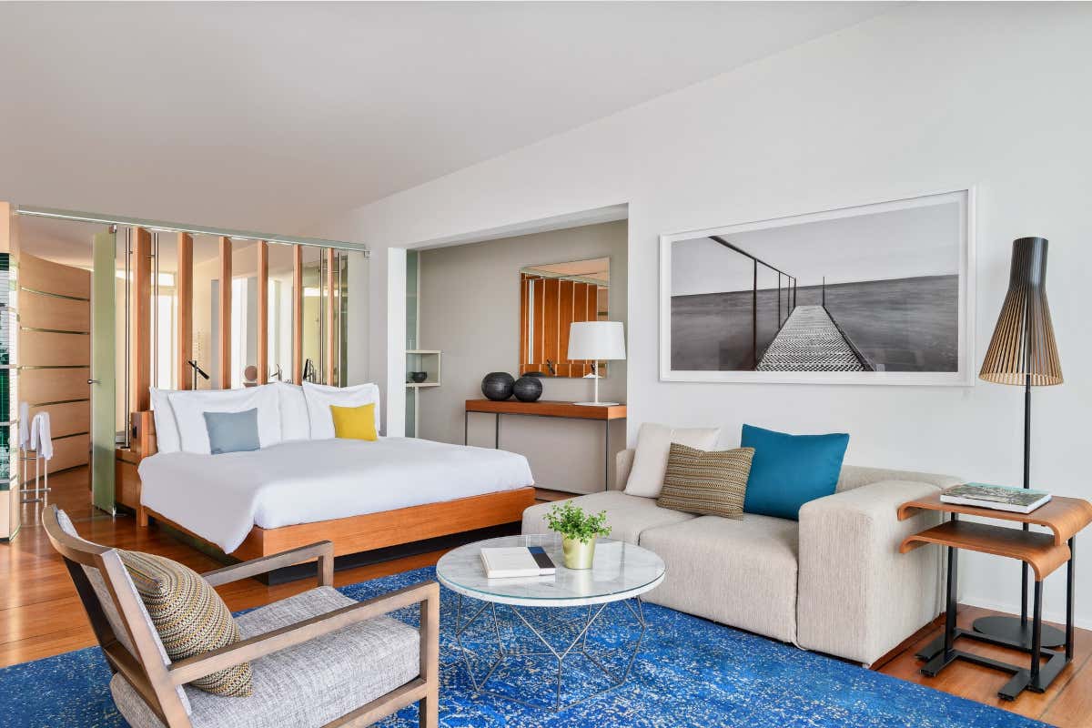 Scoprire Neuchâtel: dal lago agli orologi fino alla produzione di assenzio Scoprire Neuchâtel: dal lago agli orologi fino alla produzione di assenzio