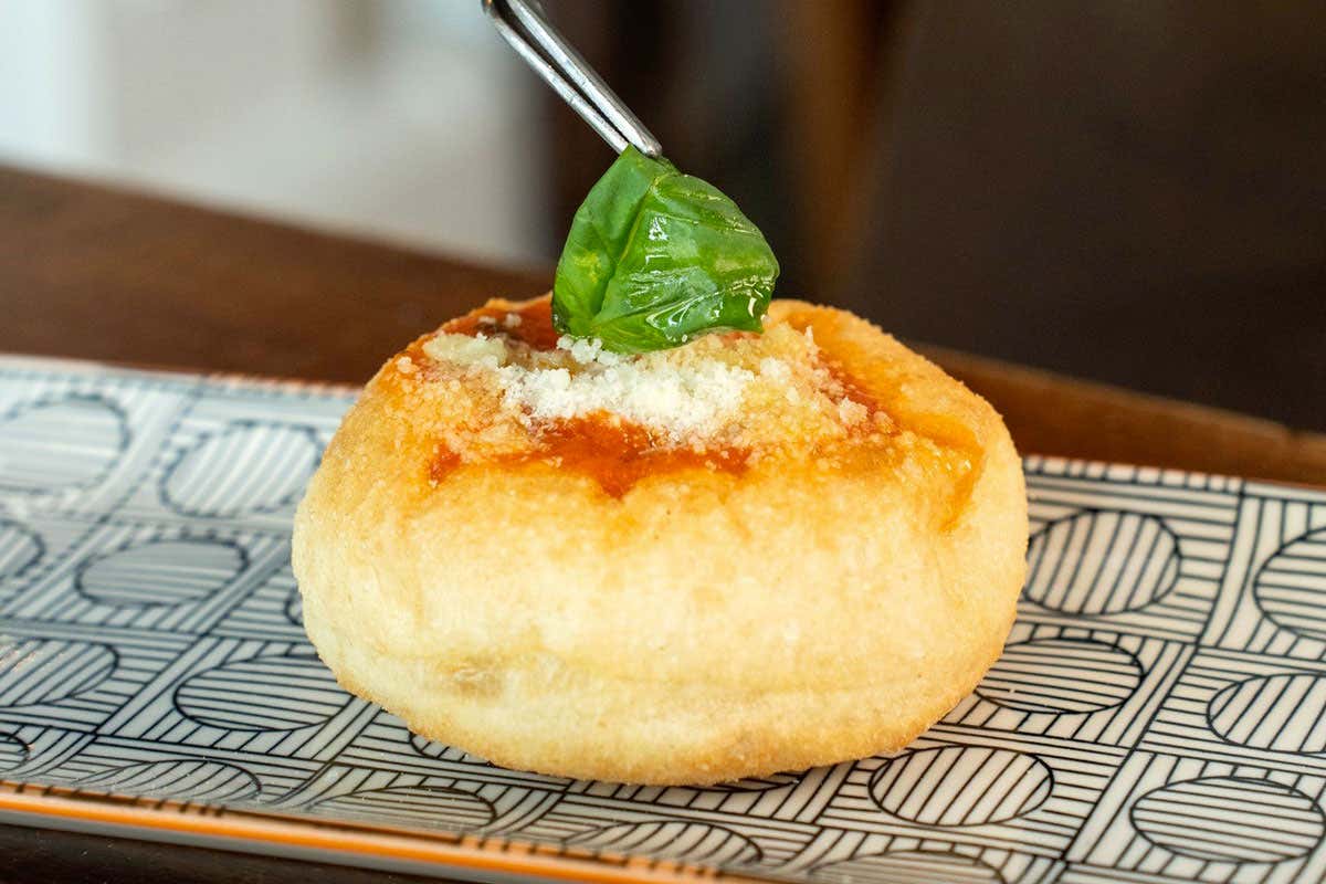 Stanco della solita pizza? A Pistoia trovi il padellino napoletano e la romana al mattarello