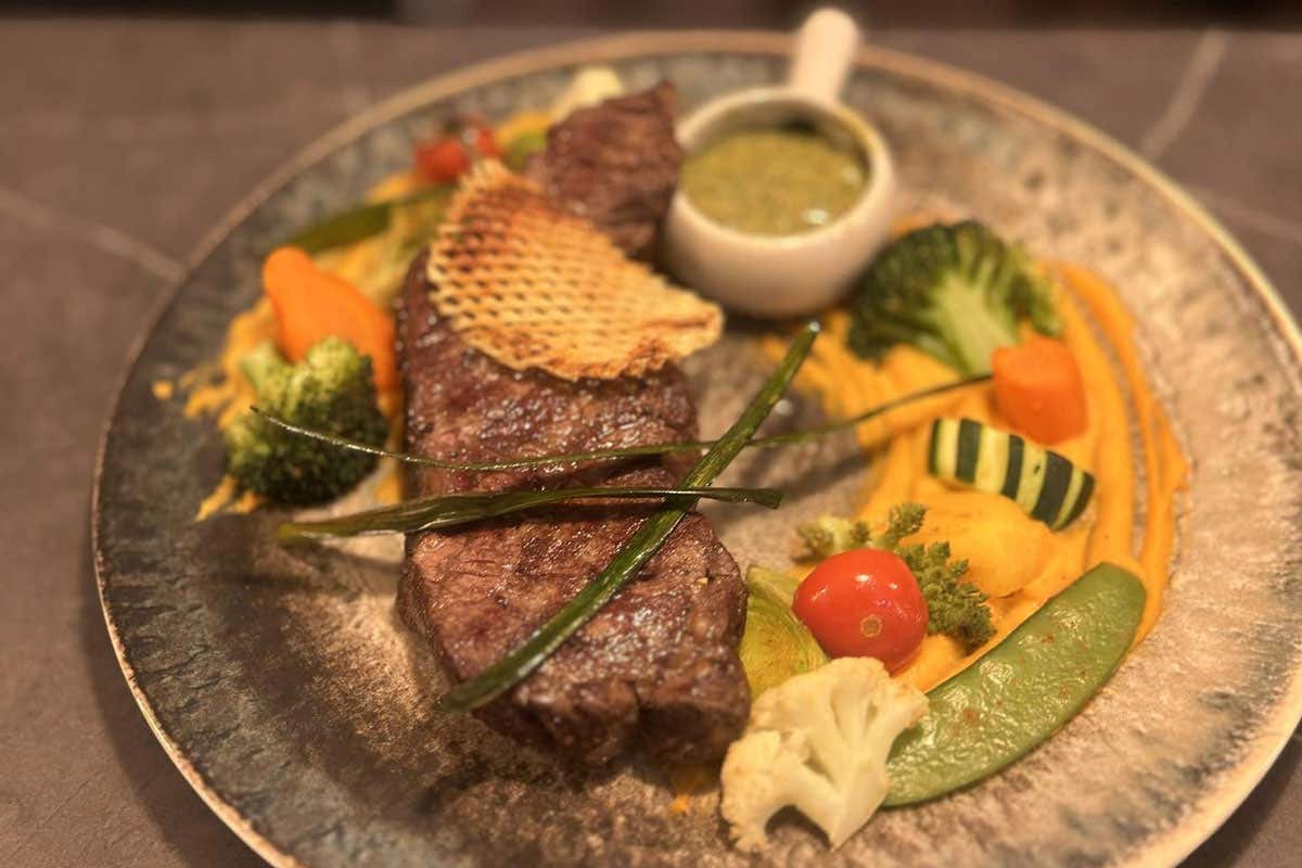 Vacanze attive in Vallese: escursioni, mountain bike e enogastronomia alpina Vacanze attive in Vallese: escursioni, mountain bike e enogastronomia alpina