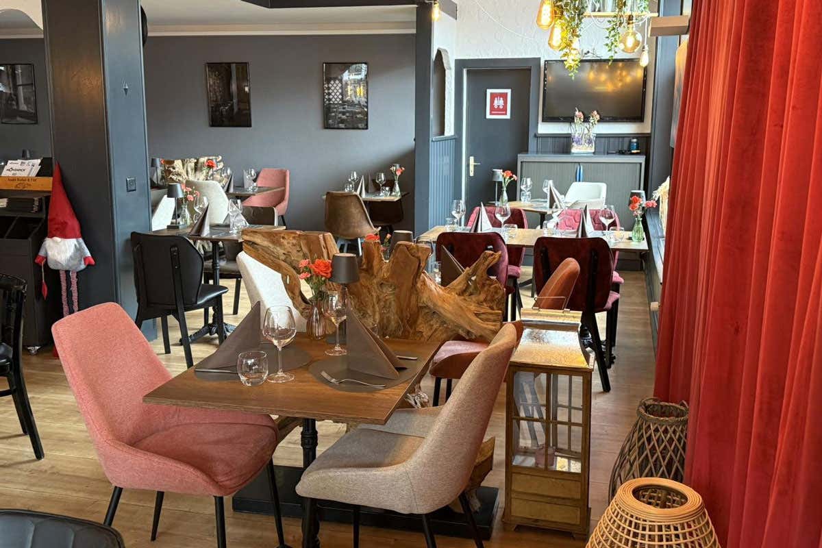 Vacanze attive in Vallese: escursioni, mountain bike e enogastronomia alpina Vacanze attive in Vallese: escursioni, mountain bike e enogastronomia alpina