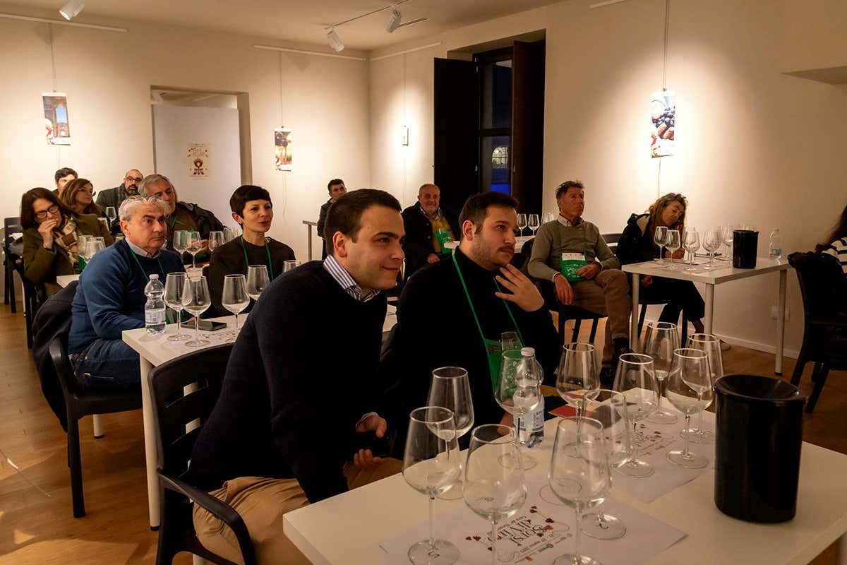 Il racconto del vino passa dalle persone che lo producono attraverso masterclass e degustazioni Sorsi diVino: degustazioni guidate e vini poco conosciuti da provare a Cava de’ Tirreni