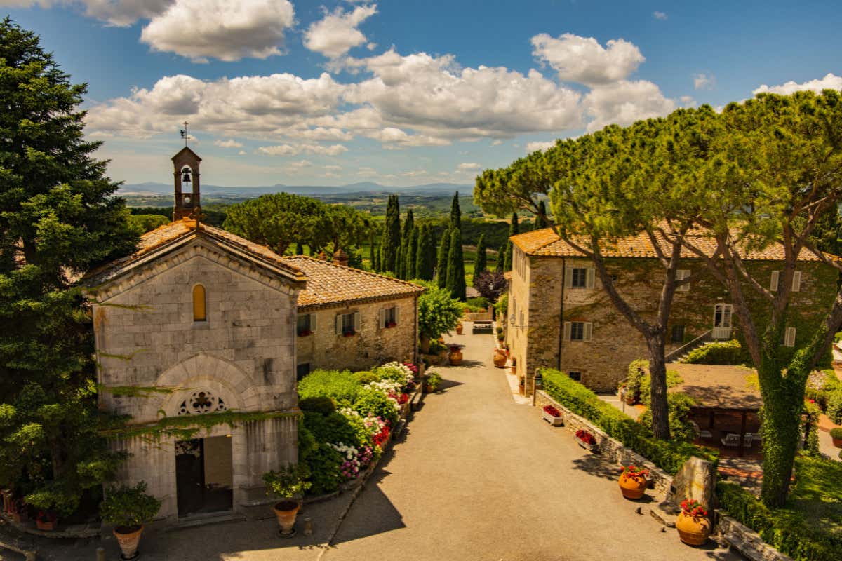 Borgo San Felice: il lusso discreto tra vigne e storia nel cuore del Chianti Borgo San Felice: il lusso discreto tra vigne e storia nel cuore del Chianti