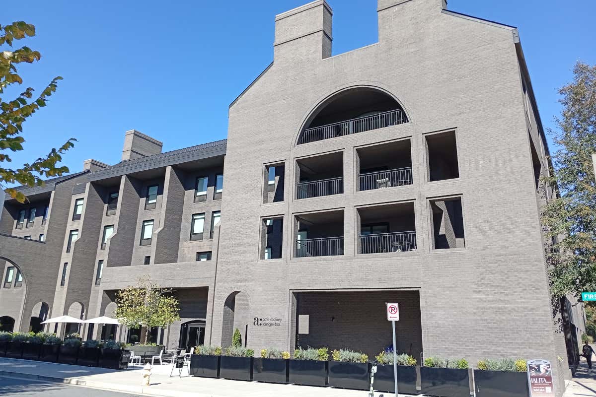 Design italiano, comfort americano: l’essenza dell’accoglienza in Virginia Design italiano, comfort americano: l’essenza dell’accoglienza in Virginia