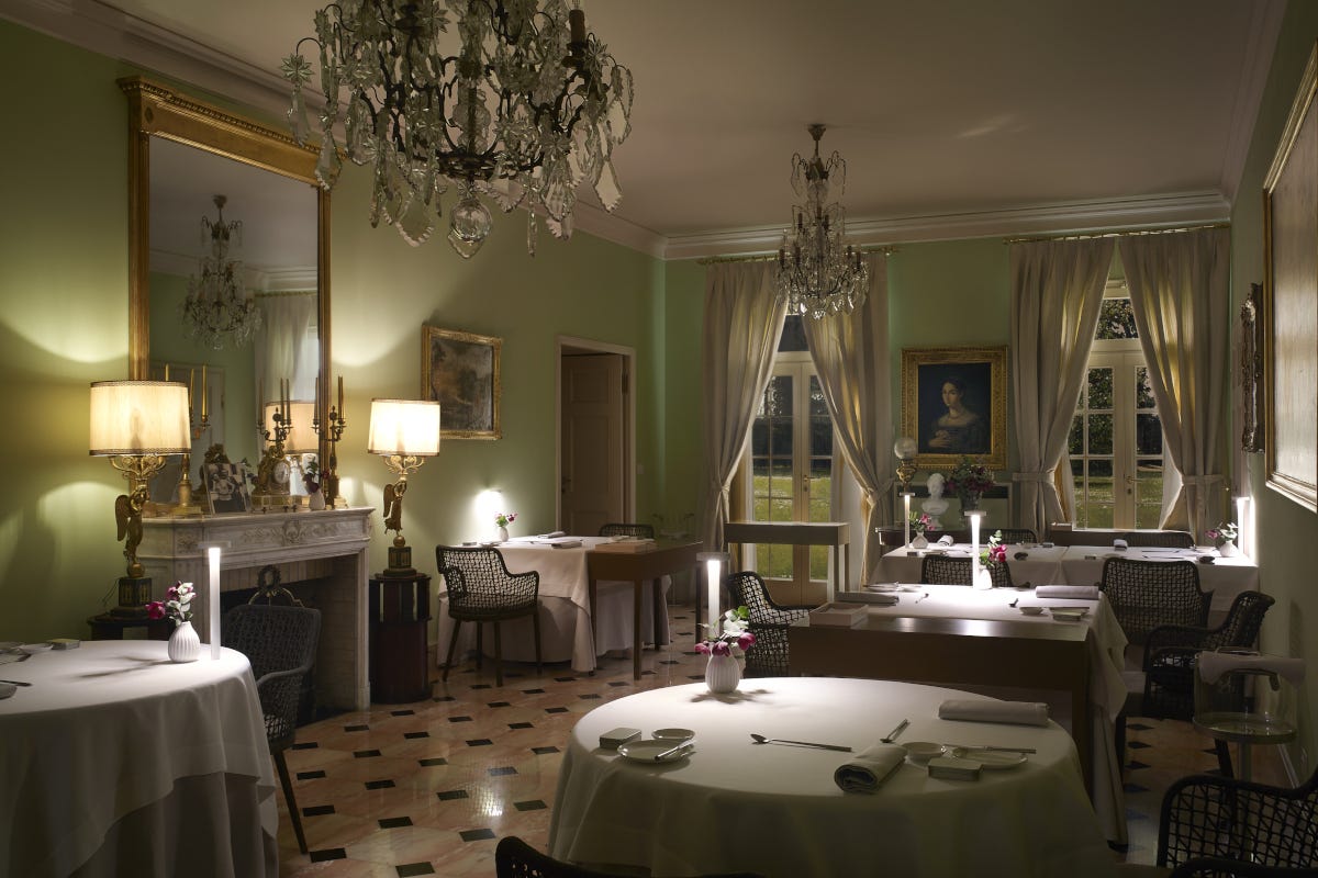La sala del Fenicottero Rosa Villa Abbondanzi relax e gusto in pieno stile romagnolo