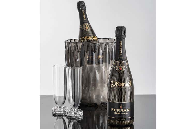 (Ferrari celebra i 70 anni di Kartell Edizione speciale in soli 1.949 esemplari)