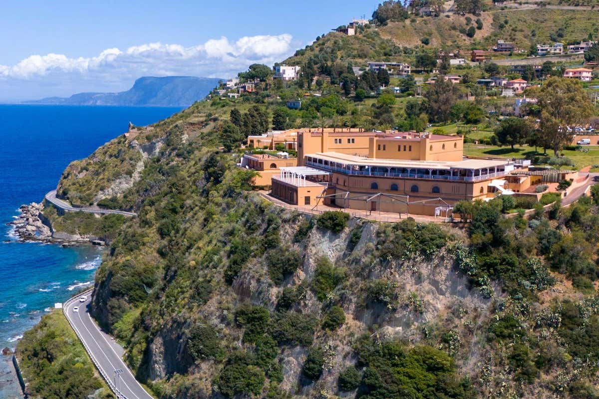 Il Resort & Spa Altafiumara di Villa San Giovanni (Rc), dove il 14 aprile si sfideranno i membri Abi Professional calabresi