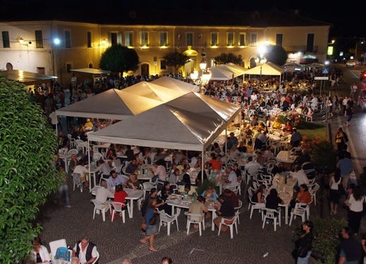 In Toscana d'estate oltre 5mila sagre
Concorrenza sleale ai ristoranti