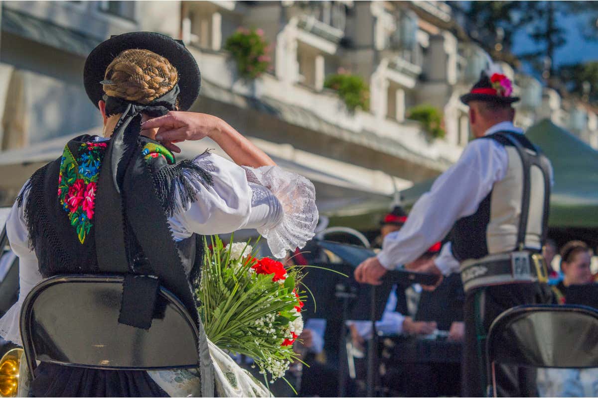 Abiti tradizionali, sfilate, musica folk A Merano torna l'antica Festa dell'uva Abiti tradizionali, sfilate, musica folk A Merano torna l'antica Festa dell'uva
