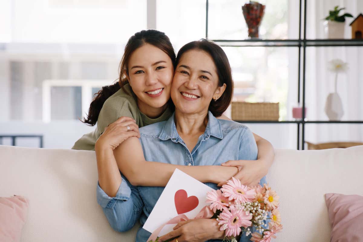 Per la festa della mamma gli italiani regalano i fiori Regali per la Festa della mamma al 1° posto i fiori. Dolci solo quarti Per la festa della mamma gli italiani regalano i fiori Regali per la Festa della mamma al 1° posto i fiori. Dolci solo quarti