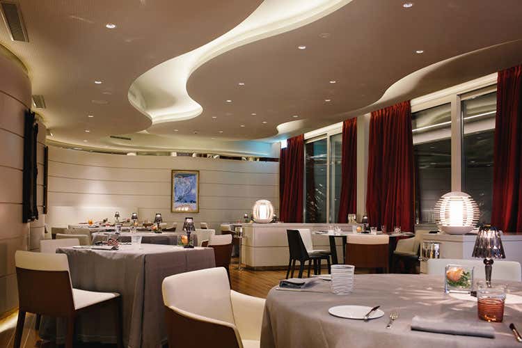 (Le feste al The View Lugano Pacchetti e menu realizzati ad hoc)