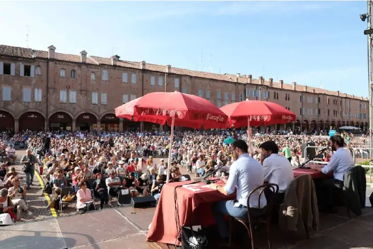 Un'immagine del Festivalfilosofia foto di Elisabetta Baracchi In Emilia tornano i menu filosofici per ristoranti ed enoteche