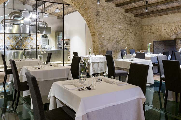 La sala del ristorante Il Palmento di Feudi Wine Relais Feudi del Pisciotto riapre con 5 nuove camere