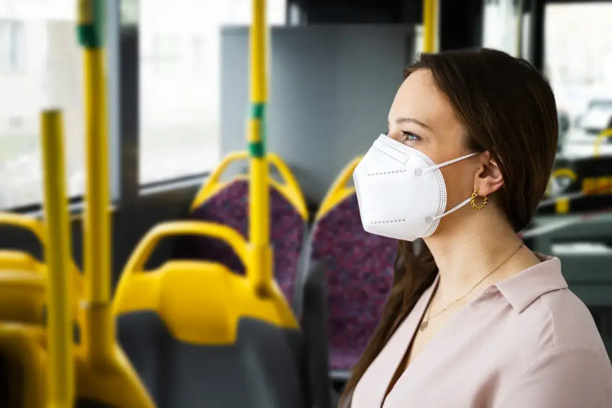 mascherine Fffp2 troppo care? Ma indispensabili per salie sui bus o andare al cinema &laquo;1 euro per le mascherine FFP2 &egrave; una truffa&raquo;, Il Codacons attacca il Governo