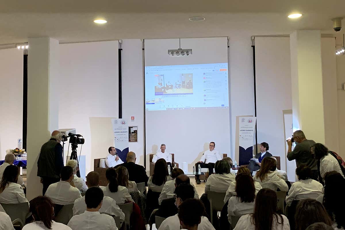 Confronti anche con quello che succede in Francia Cuoco, un mestiere usurante? L'iter per ottenere un “sì” può riaprirsi Confronti anche con quello che succede in Francia Cuoco, un mestiere usurante? L'iter per ottenere un “sì” può riaprirsi