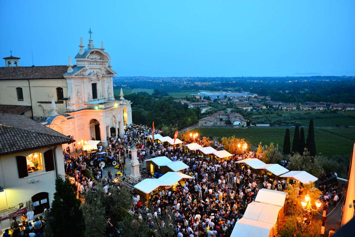 La Fiera del Vino Doc Valtènesi è giunta alla sua 71ª edizione. Foto: Claudio Lazzarini A Polpenazze del Garda torna la Fiera del Vino Doc Valtènesi