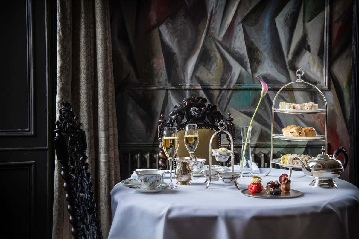 Viaggio nei luoghi di sua maestà: i percorsi reali nel Regno Unito